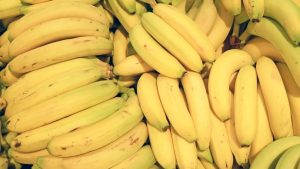Trong chuối chứa nhiều chất dinh dưỡng, giúp nhuận tràng. 