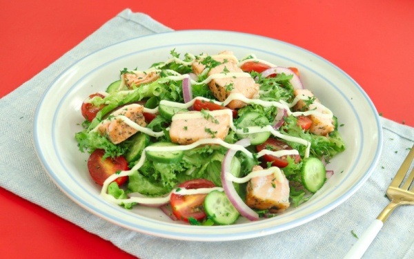 Salad hành tây cá ngừ được các cô nàng ưa chuộng