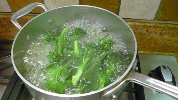 7-sai-lam-khi-che-bien-rau-hang-ngay-gay-anh-huong-den-suc-khoe-co-the-ban-chua-biet4