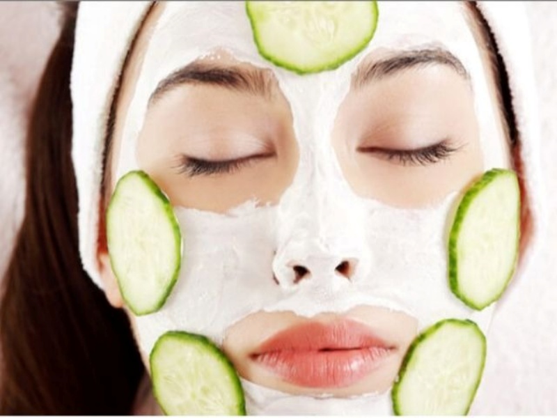 Mặt nạ dưa leo giúp giảm quầng thâm mắt