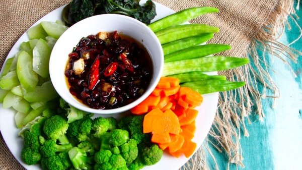 Trổ tài với Kho quẹt chấm rau củ bắt cơm
