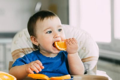 Cho trẻ ăn nhiều trái cây sấy Đà Lạt có tốt không? 