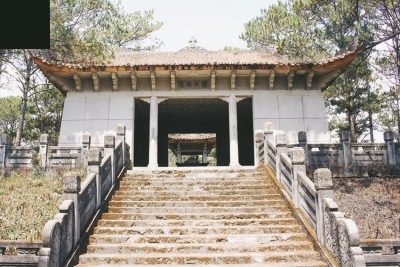 Tìm hiểu lăng mộ Quận công Nguyễn Hữu Hào tại Đà Lạt