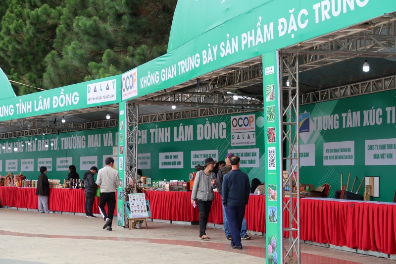 Các quán bánh mứt Đà Lạt nổi đình đám mà ai cũng ghiền
