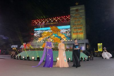 Áo dài cho tất cả – Đà Lạt Hoa và Em